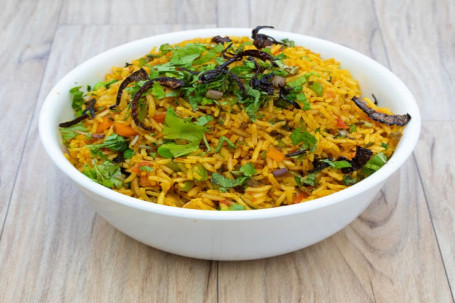 Veg. Tawa Pulao Served With Raitha