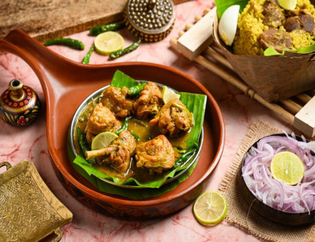 Maratha Chilly Chicken(Semi Gravy Dry)