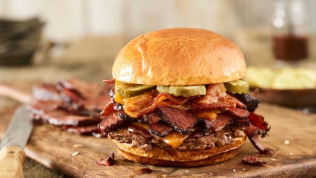 Hambúrguer De Brisket Com Bacon Defumado
