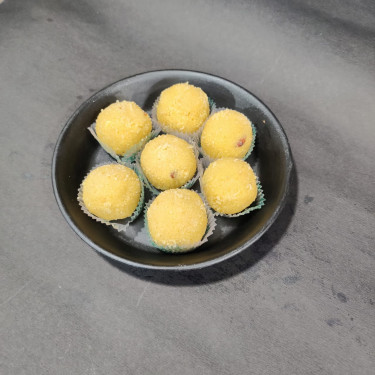 Desi Ghee Besan Ladoo