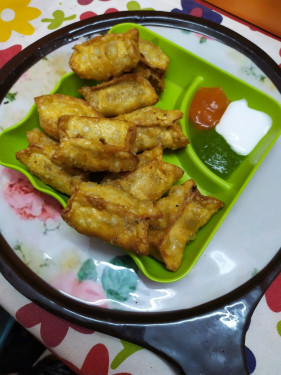 Pan Fry Chicken Momo (10 Pieces)