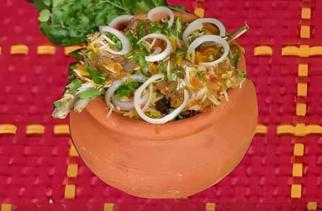 Chicken Handi Dum Biryani Pics Served With Raita