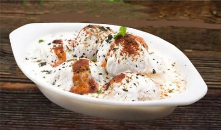 Dahi Vada 2 Pcs Served With Meethi Chutney