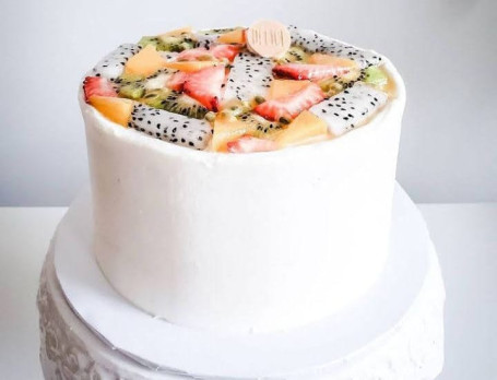 Fresh Fruit Classic Cake