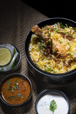 Lucknowi Dum Chicken Biryani Half