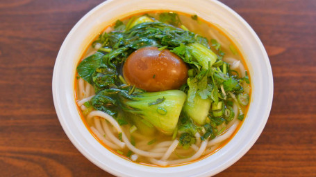 Vegetarian Rice Noodles With Bok Choy And Egg