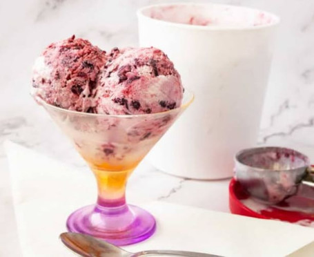 Vanilla Ice Cream With Rasspberry Crush