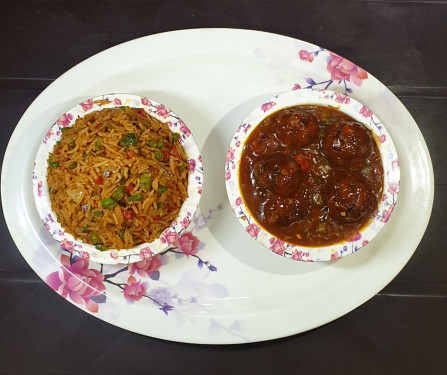 Fried Rice (Half) Veg Manchurian Gravy (Half)