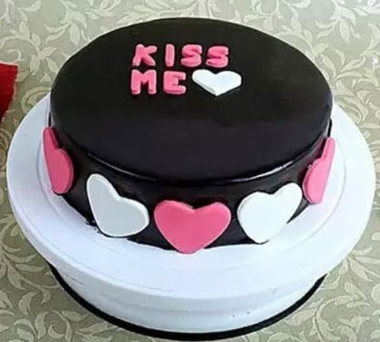 Modern Girl Cake Eggless