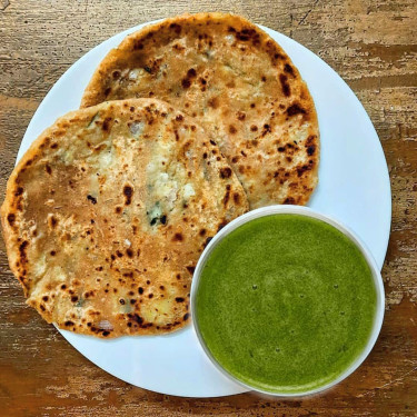 Stuffed Paneer Paratha With Green Chutney (2 Pes)