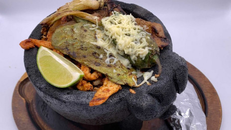 Cilantro Molcajete