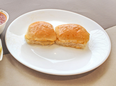 Pav With Amul Butter (2 Pcs)