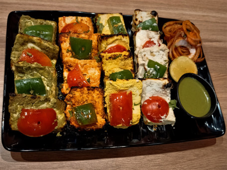 Mistri Ka Paneer Platter (16 Pcs)