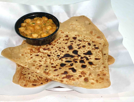 Chhole With 2 Parantha