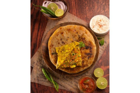 Jumbo Delectable Mix Veg Paratha (Served With Amul Butter)