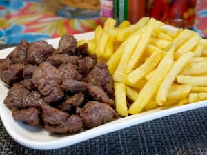 Carne Do Sol+Vinagrete+Farofa+Fritas