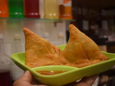 Famous Indore Samosa 2