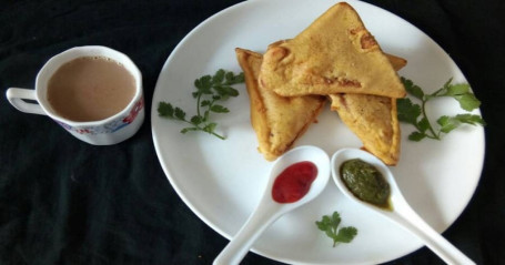 Bread Pakoda Tea(130Ml 2 Prsaon)