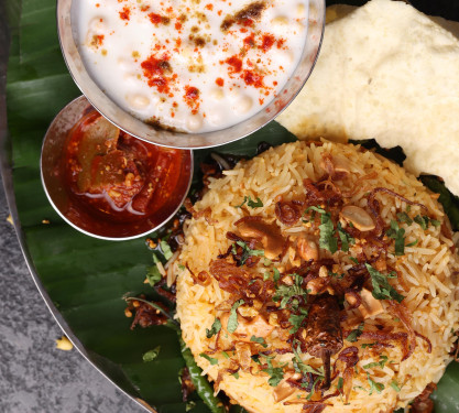 Chettinad Biryani With Thayir Boondi