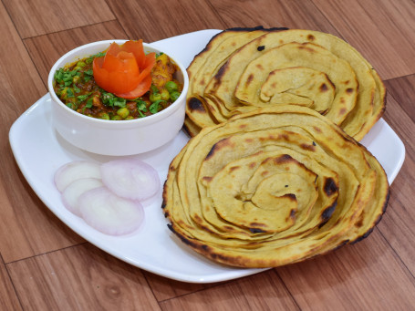 Aloo Matar Dry Lachha Paratha (2 Pcs) Salad
