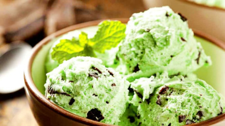 Kaju Kesar Pista Ice Cream