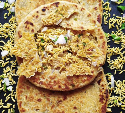 2Pcs Sev Paratha Curd