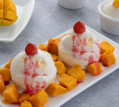 Ice Cream With Fresh Mango (Seasonal 240Gm)