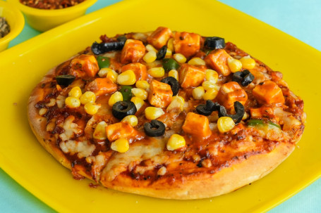Corn, Olives And Paneer Pizza (8