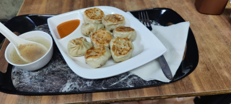 Spl Chicken Pan Fried Momos (8 Pcs)