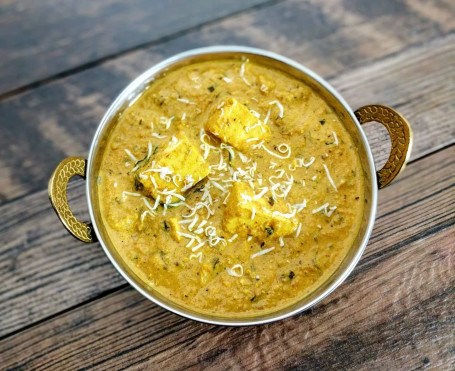 Zaffraani Paneer Malai Curry