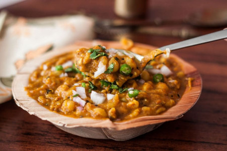 Kachori Ghugni Chaat