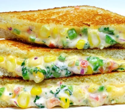 Cheesy Corn Capsicum Sandwich