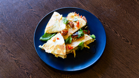 Roast Beef, Cheese, Capsicum, Red Onion, Tomato, Jalape Ntilde;O, Coriander