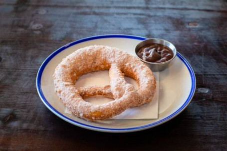 Rosquinha Pretzel De Canela