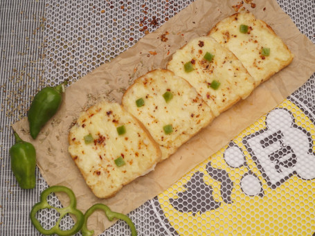 Green Chilli Garlic Bread (4 Pcs)