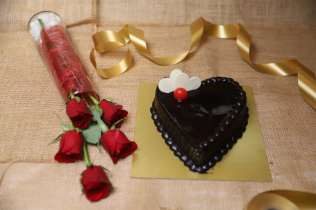 Heart Shape Choco Valentine's Cake [500 Grams] With Rose Bouquet