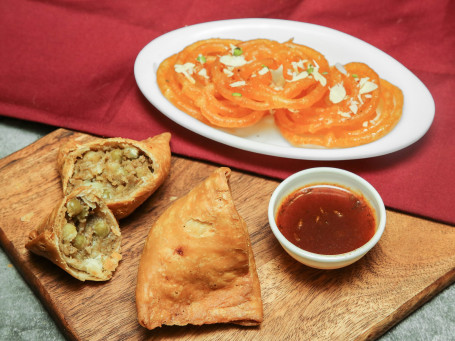 Jalebi 250 Gm Samosa (2 Pc)