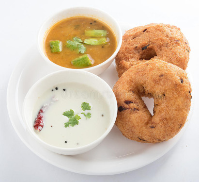 Mendu Vada (2Pcs)