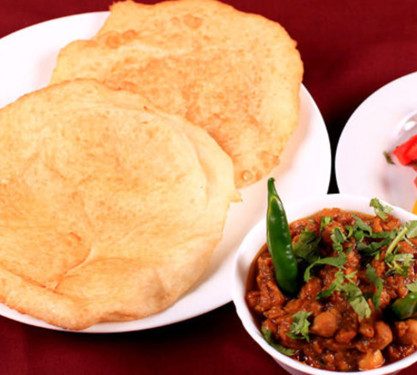 Chole 6 Puri [Cholepuri