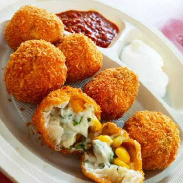 Cheese Kurkure Momos (8pcs)