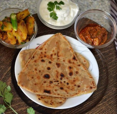 Plain Paratha [2Pc] Pickle Chole Dal Makhni