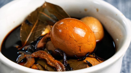 Tea Smoked Egg (Chá Yè Dàn）