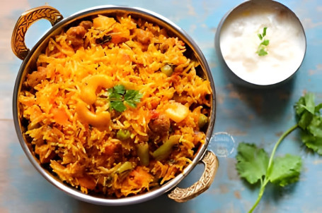 Zabardast Veg Biryani With Raita