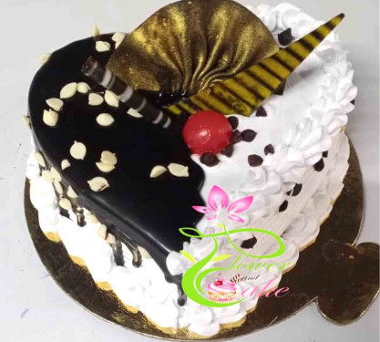 Eggless Heart Shape Choco Vanilla With Choco Chip Cake