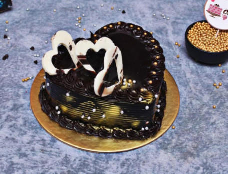 Chocolate Heart Shape Cake (500 Grams)