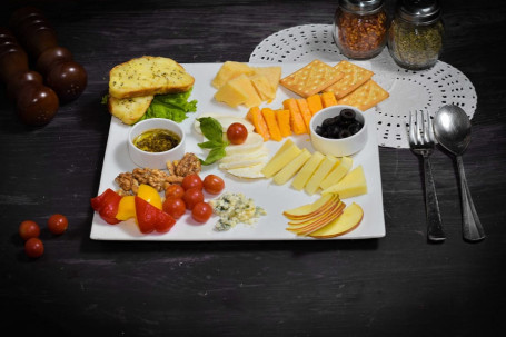 Cheese Platter [Serves 3]