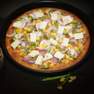 13 Large Deluxe Paneer Pizza
