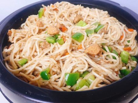 Chicken Hakka Noodles(With Eggs)