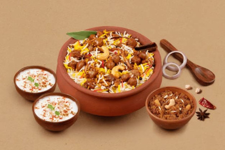 1 Kg Chole Dumdaar Matka Biryani Free Dessert