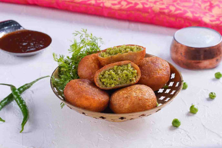 Upvas Pattice (5 Pcs) With Imli Chutney And Curd